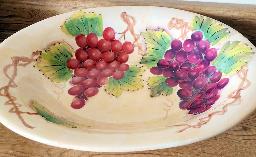 Gibson Elite Red & Purple Grapes Oval Serving Bowl Or Platter 14 x 11 x 3"